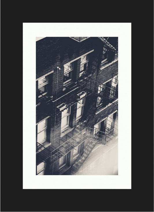 Escape Black & White